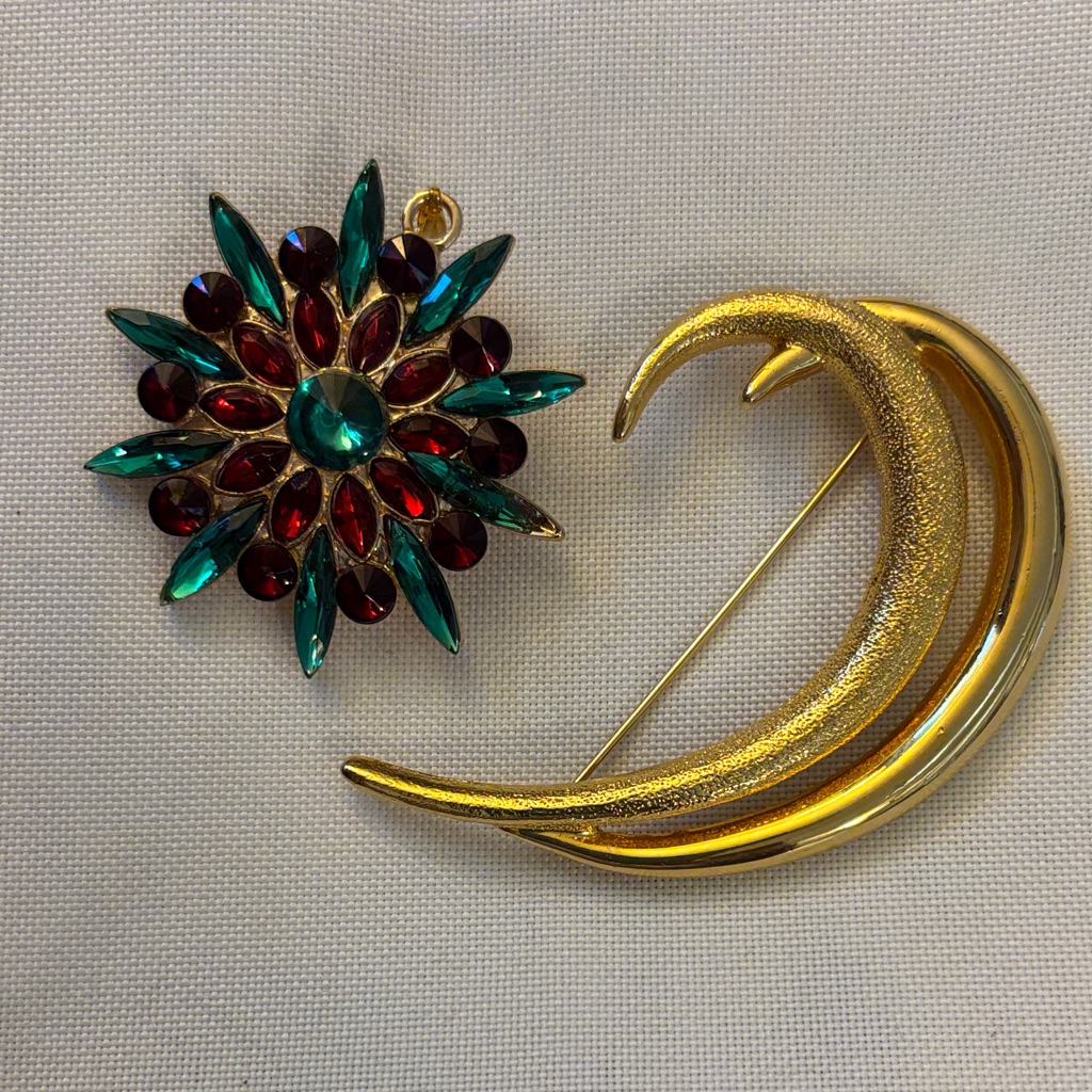 Vintage Rhinestone Brooch Red/Green And Gold Curve Set Of 2